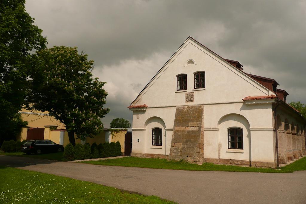 Statek Chmelovice Hotel Exterior photo